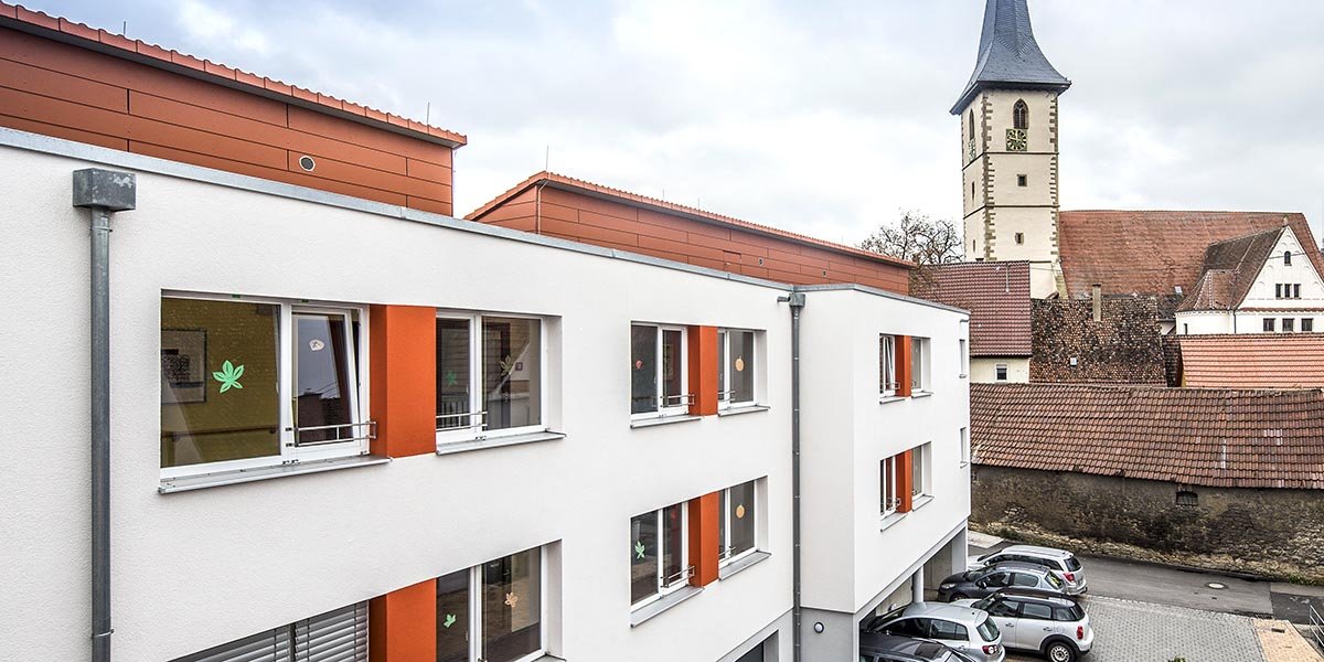 Unser Haus mit Blick auf die Fensterfront