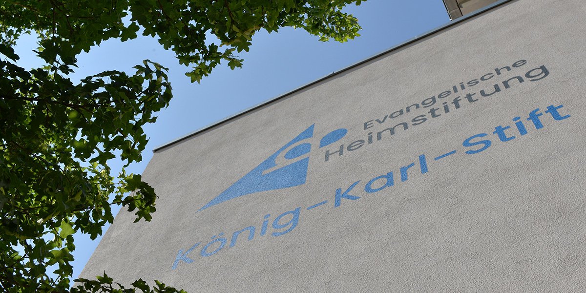 Fassade mit Logo König-Karl-Stift
